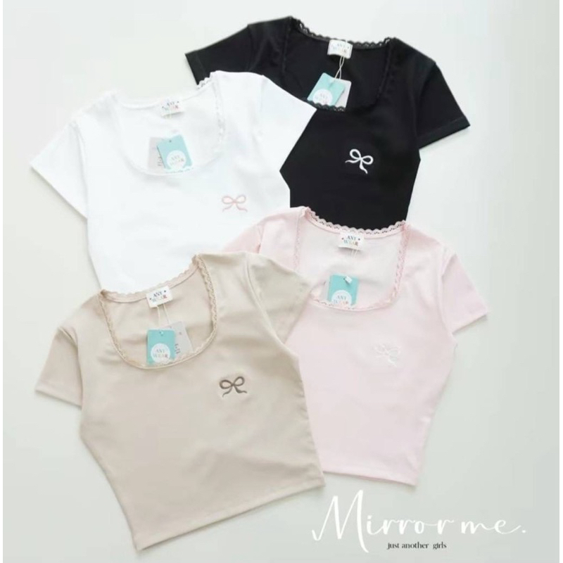 เสื้อครอปคอยูแขนสั้น คอลูกไม้ ปักโบว์