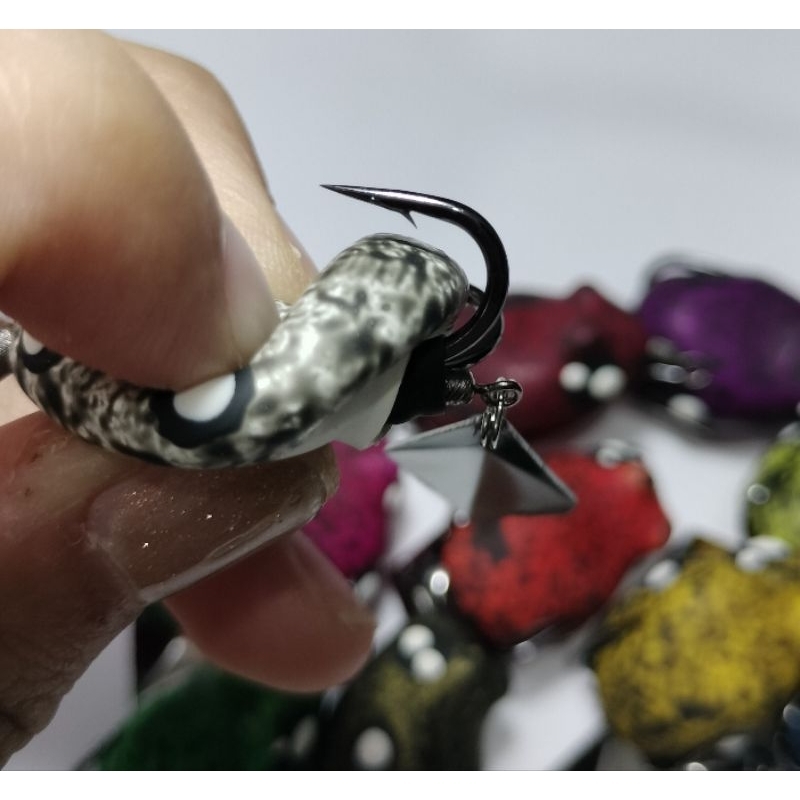 กบยางพร้อมใช้งาน รุ่น ตาแป๋ว ขนาด 3 เซน หนัก 5 กรัม เบ็ดที่ใช้ เบอร์ #1  BkK พร้อมส่งในไทย - รูปที่ 6