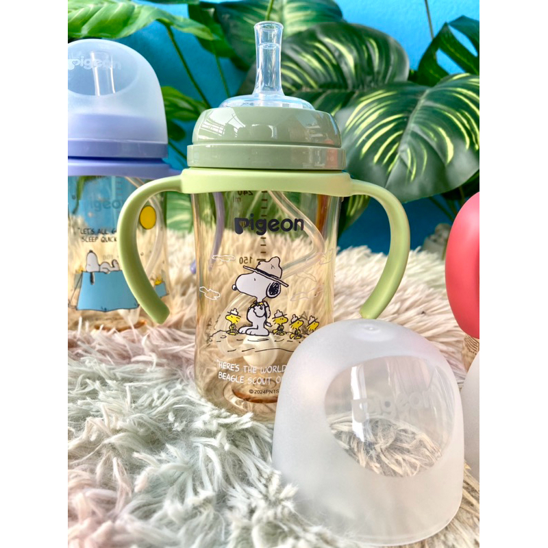 1(ขวด)5-8 ozขวดนมหัดดื่ม รุนใหม่ 2025คอกว้างสีชาพร้อมมือจับฝาปิดขวดพร้อมหลอดหัดดื่มไม่ดูดไม่ไหลนอนดูดได้กันสำลัก