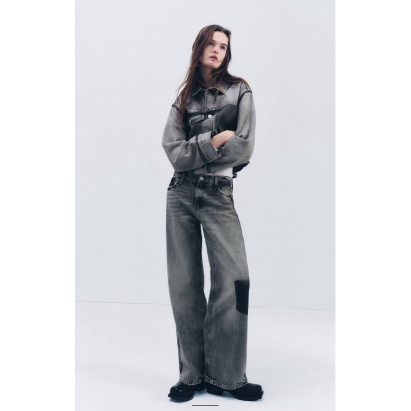 ZARA กางเกงยีนส์ ทรงขากระบอก เอวสูง ดีเทลแต่งแถวยาวดำช่วงขา