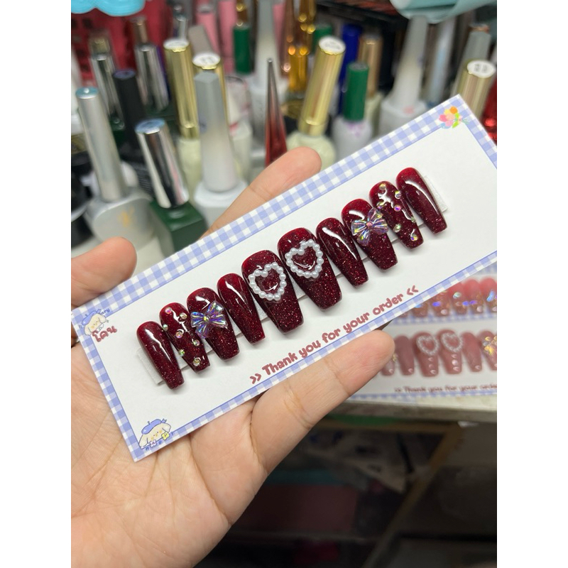 เล็บปลอมสีเจล สีแฟลชแดงติดอะไหล่รองาน 1-2วันทำตามออเดอร์