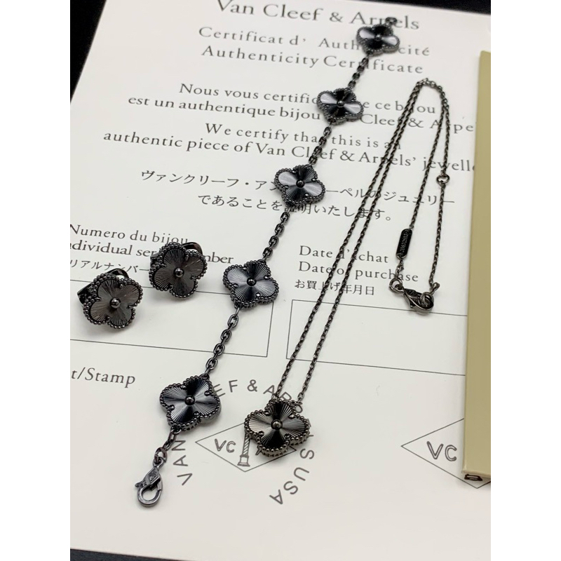 สร้อยคอ และ สร้อยข้อมือ ใบโคลเวอร์ ดอกเลเซอร์ดำ ตัวเรือนเงินแท้ 1:1 Vip งานปั้ม