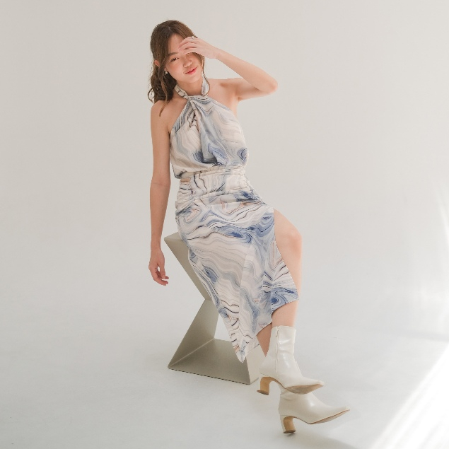 TheBlancPale : GABRIEL SKIRTT : กระโปรงผ้าซาตินหนา มีซับในตัวนะค้า "เฉพาะกระโปรงนะค้า"