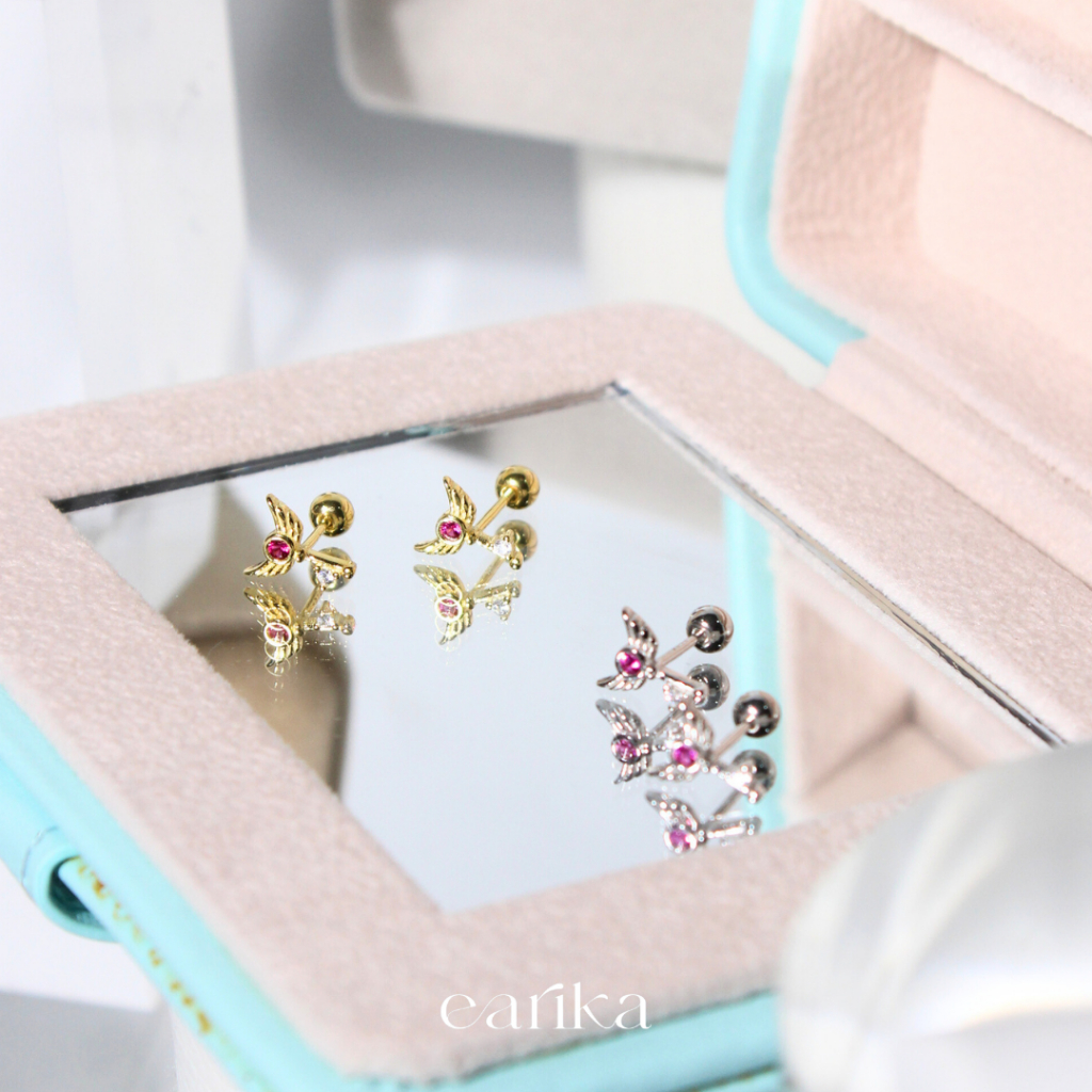 earika.earrings - magenta winged key piercing จิวหูเงินแท้รูปกุญแจสีข้างในเป็นแดงอมม่วง (มี 2 สี) เหมาะสำหรับคนแพ้ง่าย