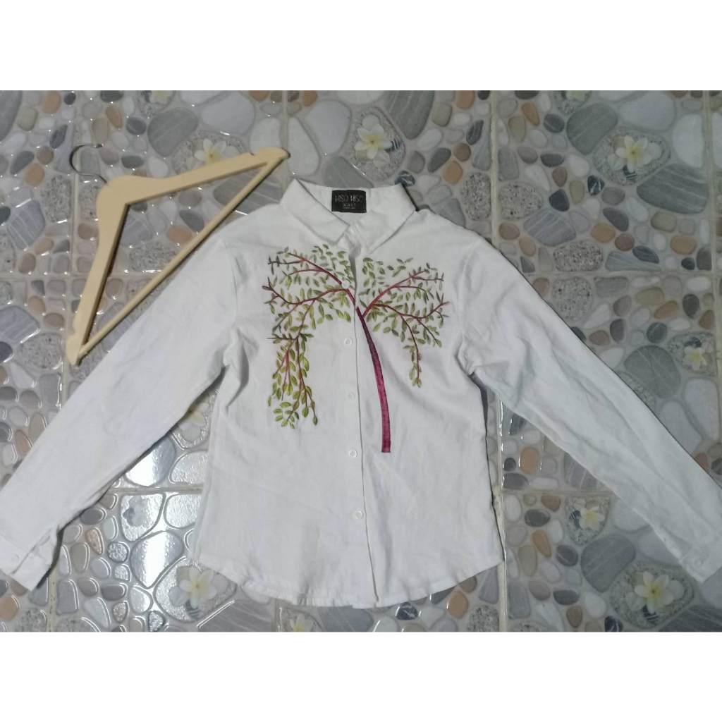 🍒 Aส2ถ298(กำแพง)    #เสื้อเชิ้ตคอปกงานผ้าสเป็นเด็ดงานป้าย HISO ลายปักต้นไม้แขนยาว รอบอก31-36" รอบเอว
