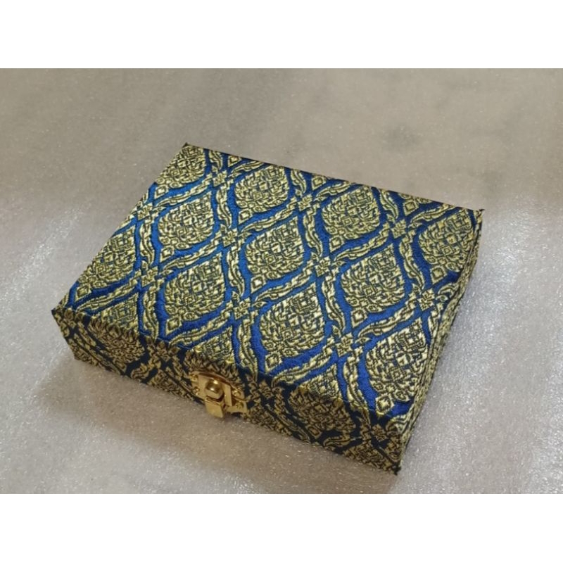 กล่องใส่พระกันกลิ้งกล่องรองฟองนำ้สูงขนาด12*16*4cm ราคา ถูกที่สุด ดีลบีเคเค