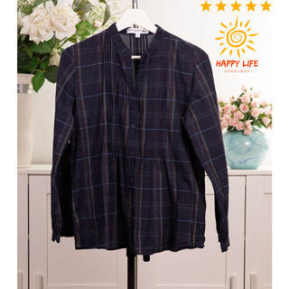 เสื้อมือสอง UNIQLO คอวีแขนยาว กระดุมหน้า ผ้าคอตตอนใส่สบายไม่ร้อน เสื้อน่ารัก ลายสก็อต สีกรมท่า ไซ้ส์ Mสินค้าสภาพดี