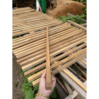 ไม้สัก รีดไสทั้ง4ด้าน กว้าง2.5ซ.ม. หนา2.5ซ.ม ยาว1เมตร