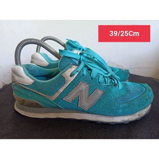 New balance Size 39 ยาว 25 Cm  รองเท้ามือสอง  ผู้หญิง เท้าเล็ก แฟชั่น ลำลอง ทำงาน