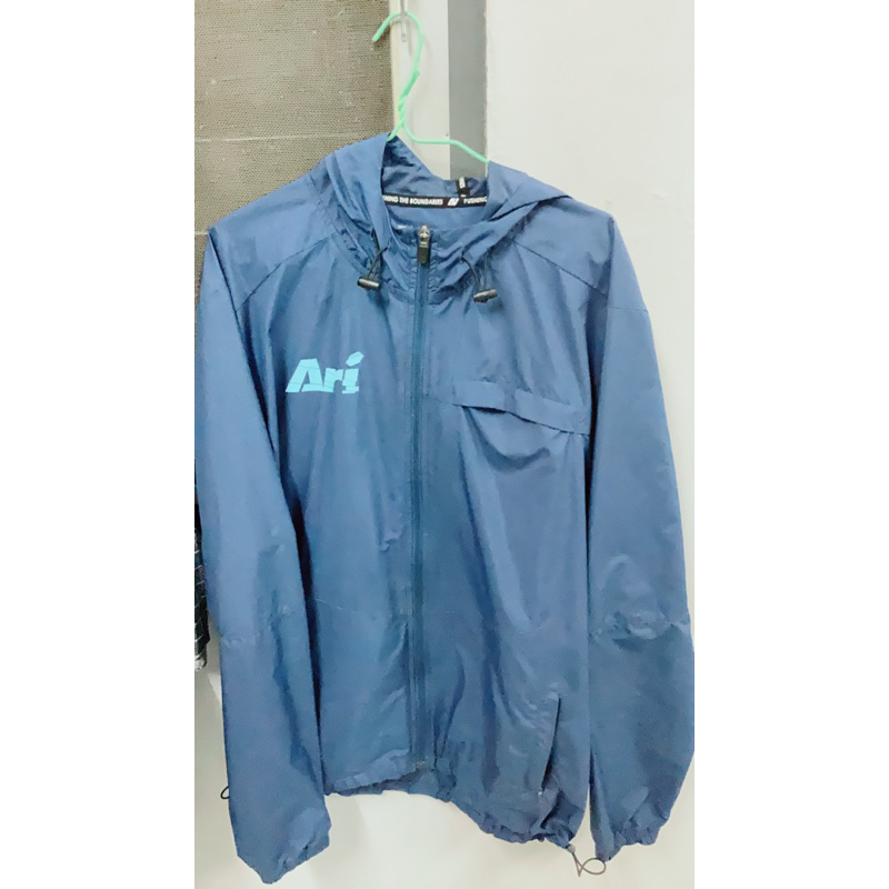 เสื้อแจ๊คเก็ต Ari ไซส์XL (มือสอง) สภาพใหม่ 95%