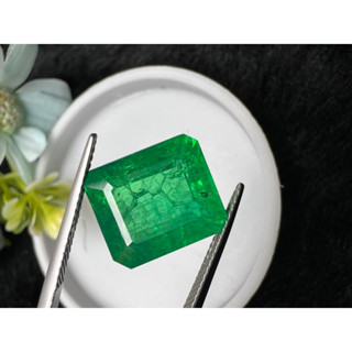 Lab Emerald 19 carats 13x12mm 1 pieces