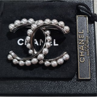 Chanel Brooch 5 cm มุก อะไหล่รมดำ