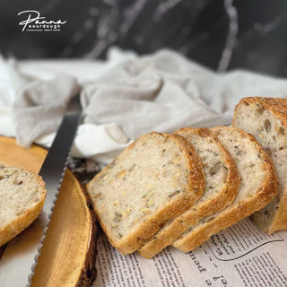 ขนมปังซาวโดวจ์ สูตรธัญพืช SOURDOUGH WHEAT WITH SEEDS (550g./275g.)