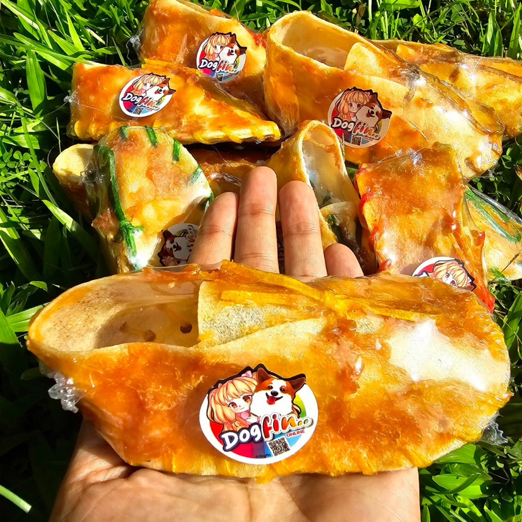 Dogfin (ด็อกฟิน) รองเท้าคลุกไก่อบแห้ง เหมาะสำหรับน้องหมาทุกสายพันธุ์