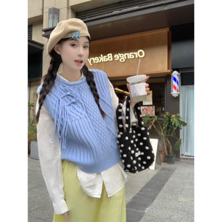 TWOHANDHII BLUE KNIT TOP