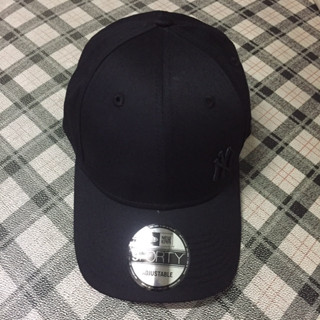 [พร้อมส่ง แท้] New Era 9forty Flawless All Black Logo Cap