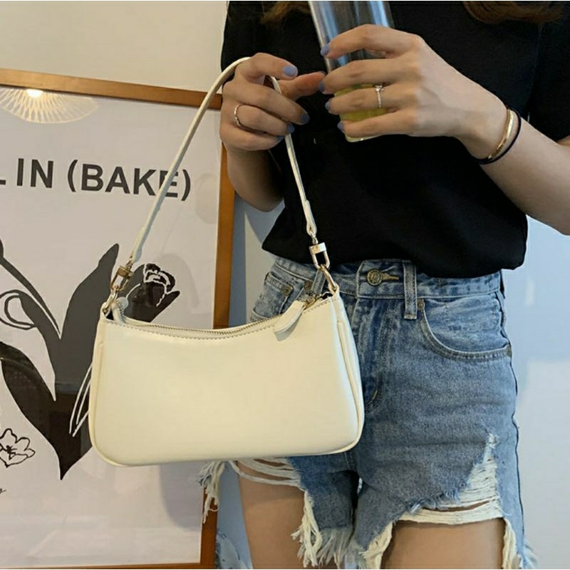 พร้อมส่งจากไทย กระเป๋าสะพายไหล่ shoulder bag มีสายให้ 2 สาย (B044)