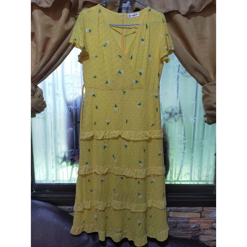 (มือ2)ป้าย Bo Rich Ta(L)::เดรสแขนสั้นผ้าฉลุเหลืองปักดอกไม้ [18/04]