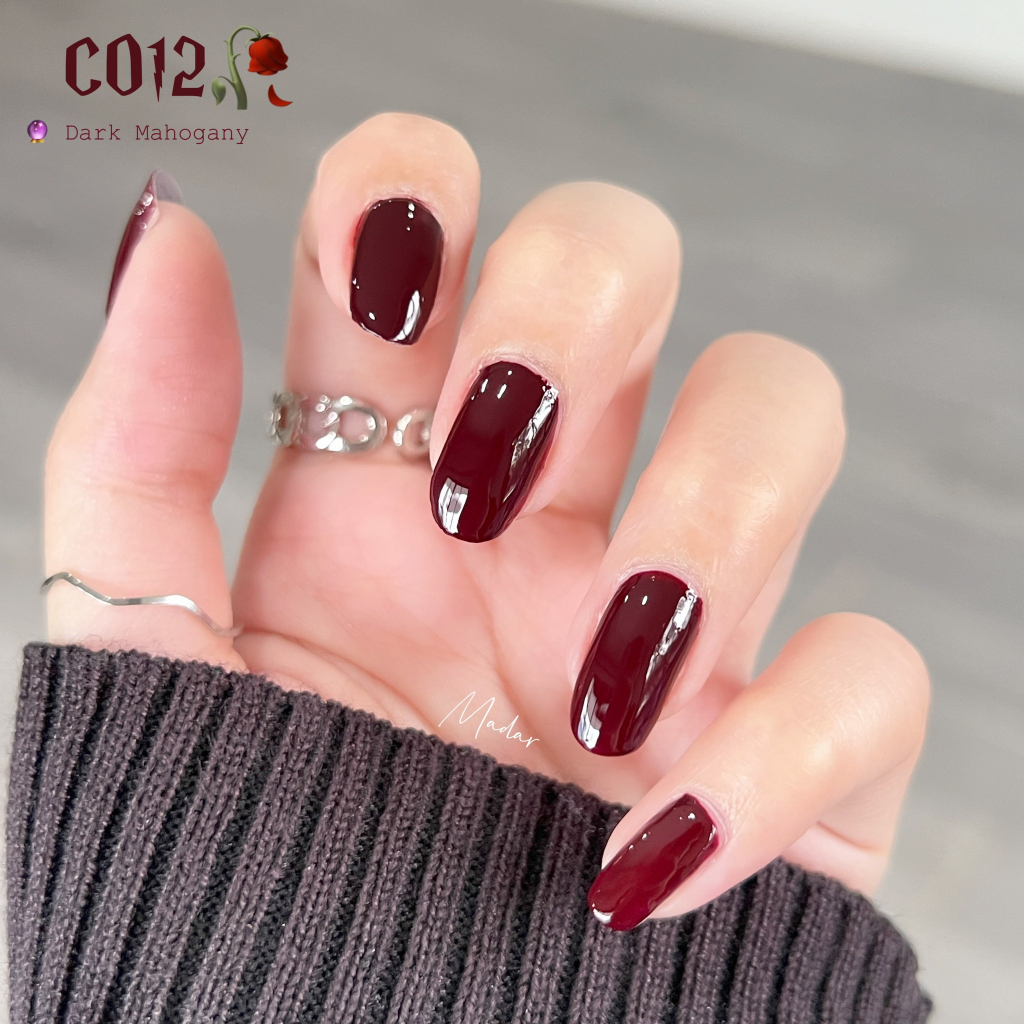 ยาทาเล็บ Madar Nail Polish สีแดงเลือดนก🥀#CO12 🔮(โทนสีแดง Dark Mahogany)