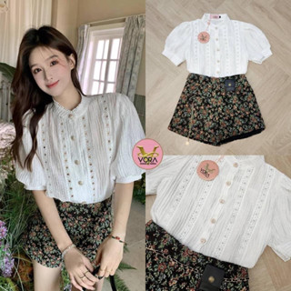 Set เสื้อเชิ้ตแขนพอง คอปีน ติดกระดุมเรียงด้านหน้า เนื้อผ้ามี texture​ แซมแถบลูกไม้