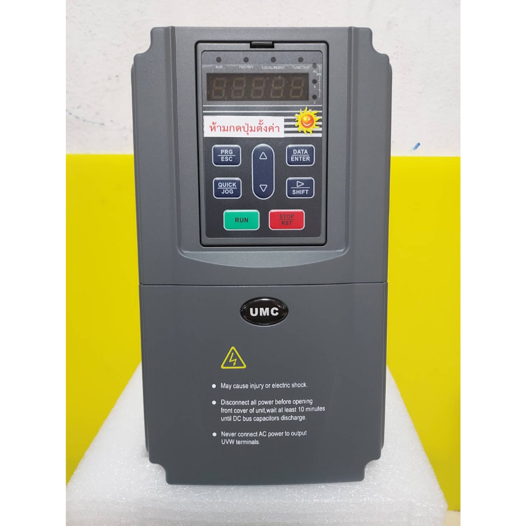 UMC Model : KE300A -01 -004G-S2 ,Power : 4Kw , Input 200-450VDC ,Output :16A AC 3PH 0-220V 0-300Hz ,