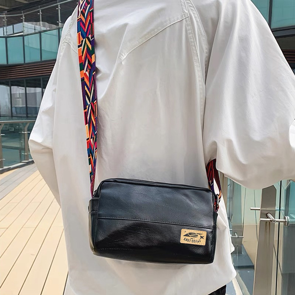 กระเป๋าสะพายข้าง Shoulder bag กระเป๋าสะพายพาดลำตัว  สำหรับผู้ชายทรงเหลี่ยมใบเล็ก รุ่น 6050