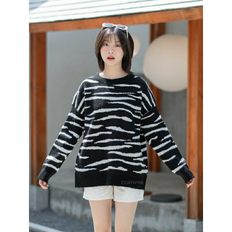 COATWINK~HARROD SWEATER เสื้อไหมพรม นิ่ม ลายม้าลาย