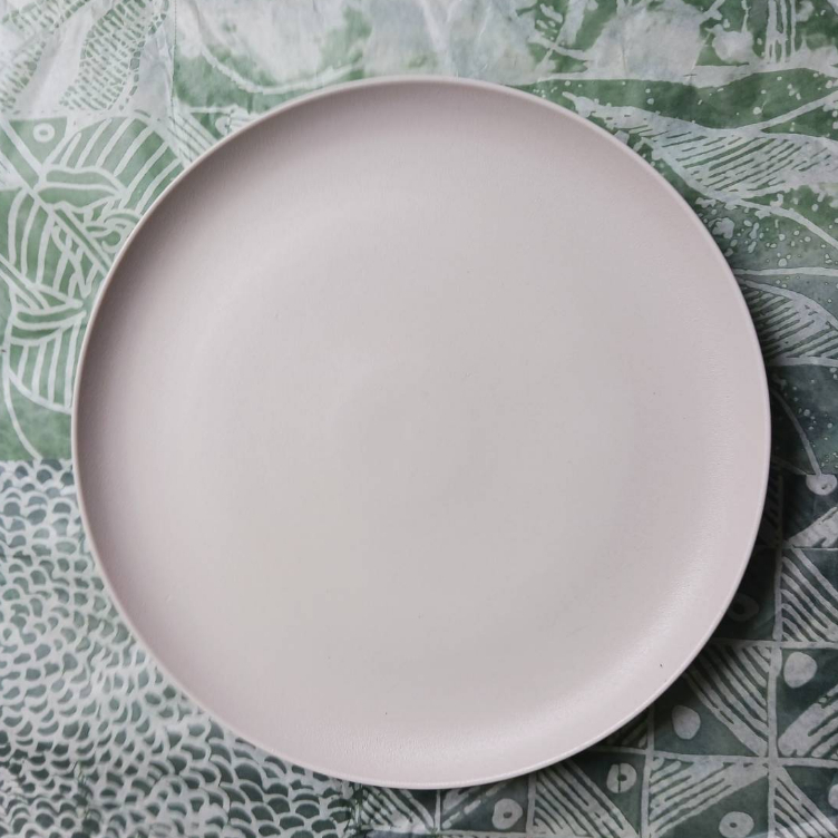 จานเซรามิคขาวเคลือบด้าน ดีไซน์สวยงาม คุณภาพเกรดส่งออก