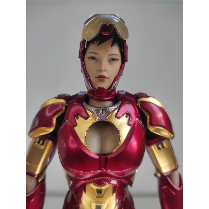 1/6 Figure Scale : Iron Woman