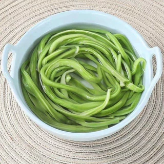 งูเขียว ก๊งฉ่ายแห้ง ผักกรอบชาบู พร้อมส่ง (干贡菜 100克 ) ขนาด 100g ผักกรอบ ชาบูหม่าล่า ผัก รสชาติหอมๆกรอบๆ