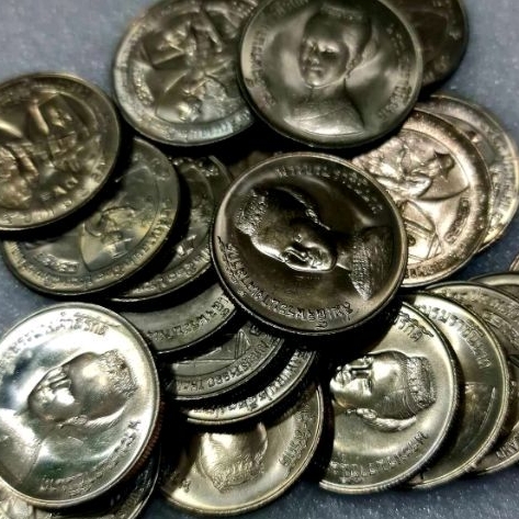 เหรียญ5บาทราชินี FAO12สิงหาคม2523เหรียญสวยไม่ผ่านใช้