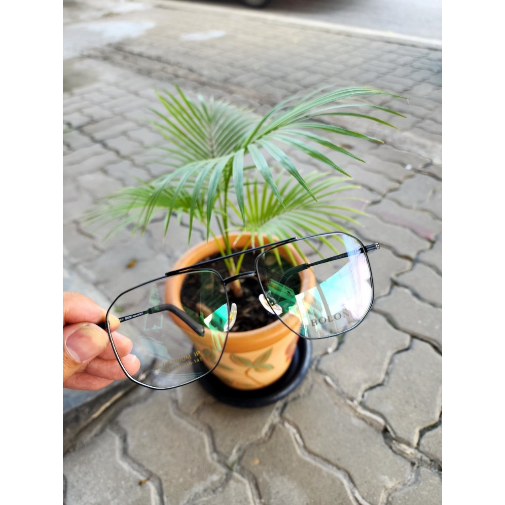 กรอบ Bolon สีดำ titanium รุ่น T2017