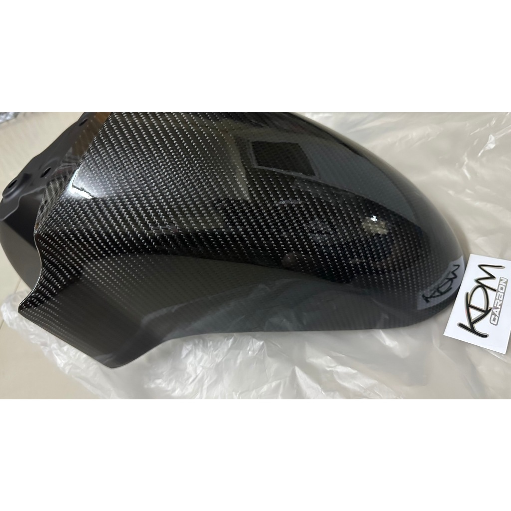 บังโคลนหน้า GIORNO125 งานหุ้มคาร์บอนแท้ๆ สวยๆเงาๆ ิช้นงานแท้ๆจากฮอนด้า ใช้ผ้าลาย2  พร้อมของแถมทางร้าน