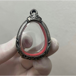 ตลับพระกรอบพระงานแต่งเก่าลายคมชัดแบบเปิดหลังตลับใส่พระปิดตาจ…