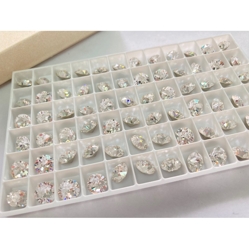 เพชรสวารอฟกี้ Swarovski เเท้ขนาด8เเละ6มิลลิเมตร