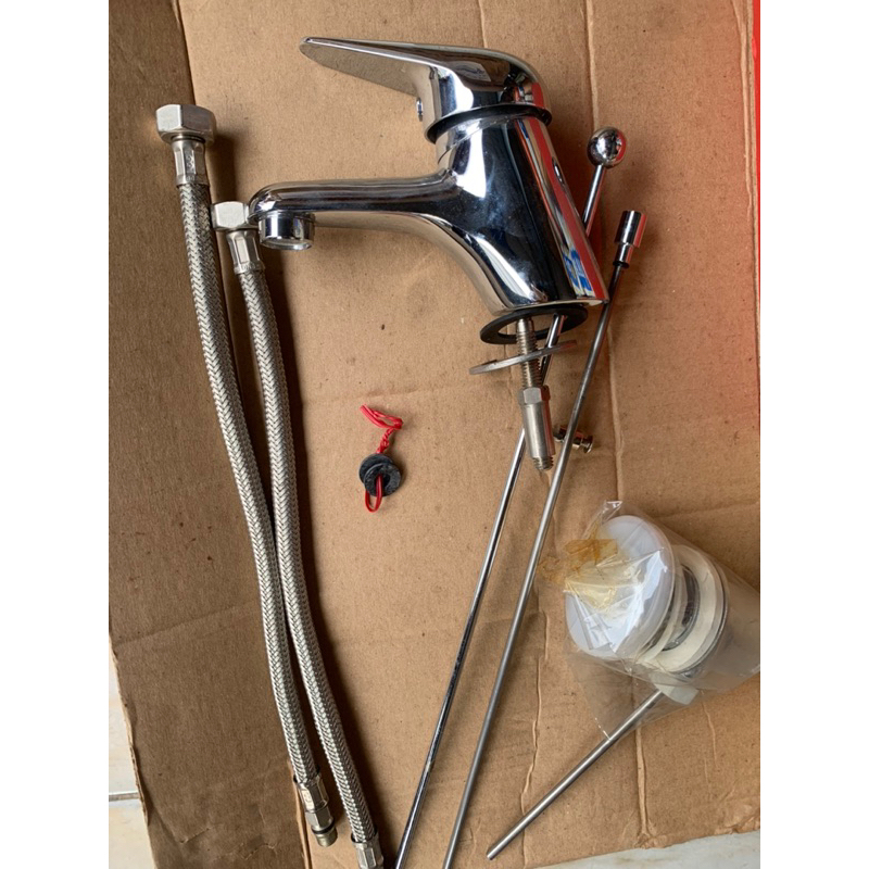 UB-21 ก๊อกน้ำ ก๊อกผสมอ่างล้างหน้า ก๊อก น้ำร้อนน้ำเย็น พร้อมสะดือ Mixer- Karat