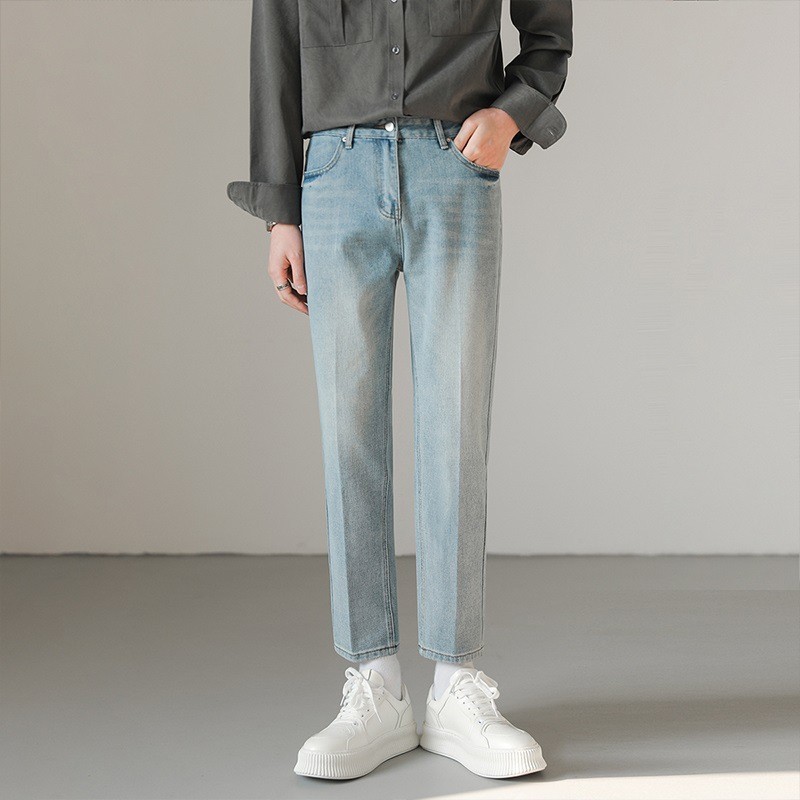 StylePop กางเกงยีนส์ขายาวผู้ชาย ทรงขาเต่อ สีฟ้ายีนส์ [JL06]