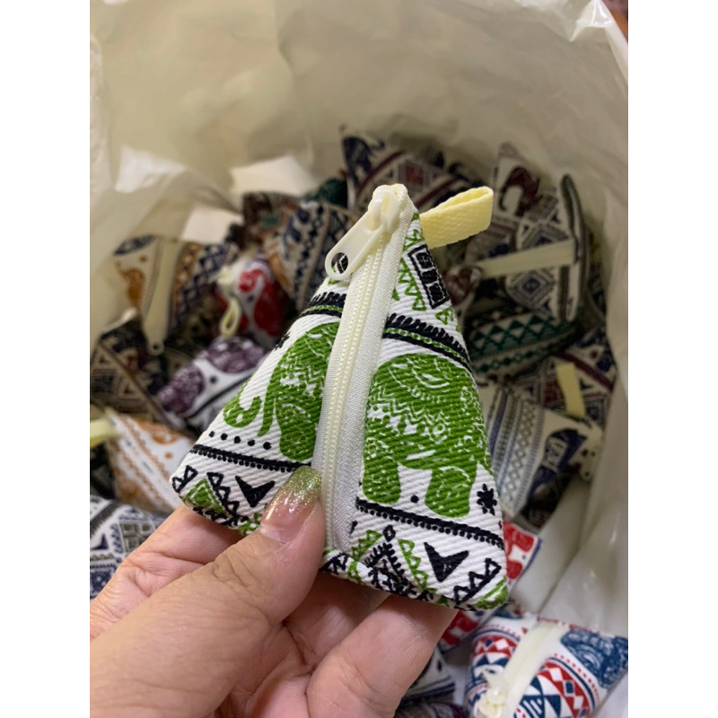🐸กระเป๋าของชำร่วยแฮนด์เมด (กด12ชิ้น ได้ราคาส่ง) อเนกประสงค์ ใส่เหรียญลายช้าง คละสี ทรงบ๊ะจ่าง ทรงสามเหลี่ยม ไทยๆ ของฝาก