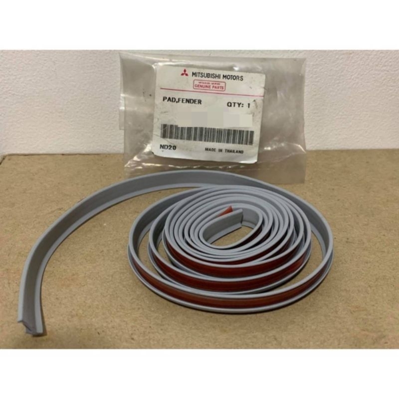 ยางรองคิ้วขอบล้อหน้า TRITON'14 แท้