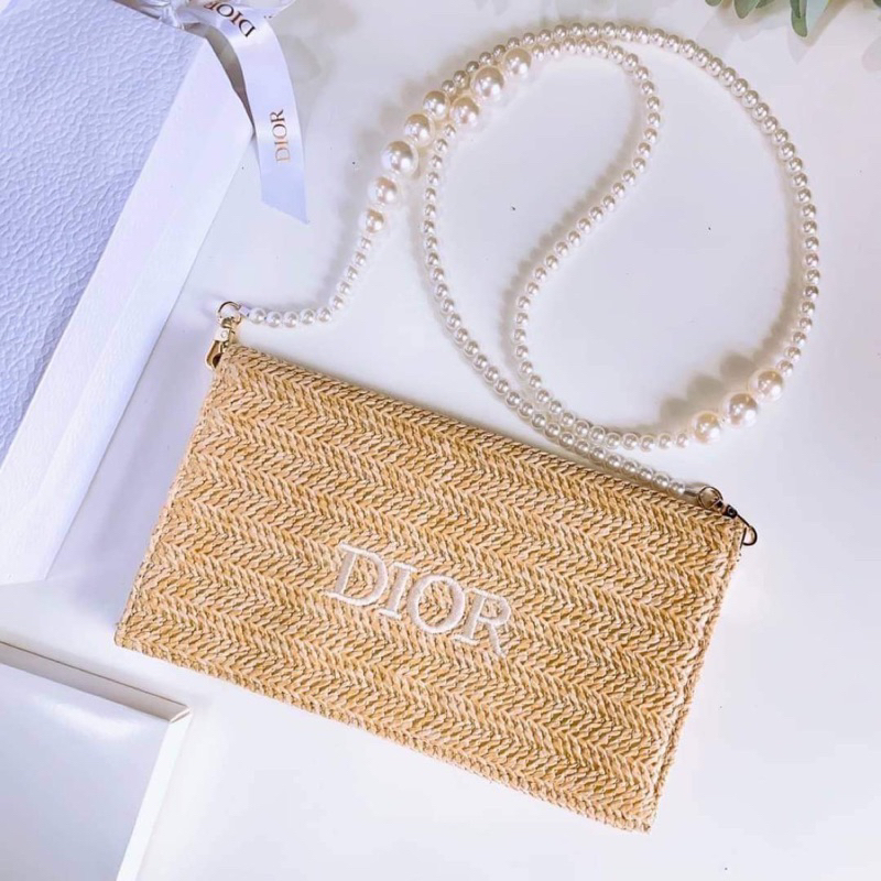 Dior 🤍 กระเป๋าเครื่องสำอางค์ Pouch dior 2023   Pouch Summer Dior 🎉🎉