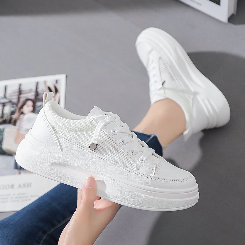 ลดราคาสุดๆ รุ่นใหม่ รองเท้าผ้าใบผู้หญิงขาวล้วนเสริมส้น 4.5ซม. พร้อมส่ง รองเท้าผ้าใบสีขาว