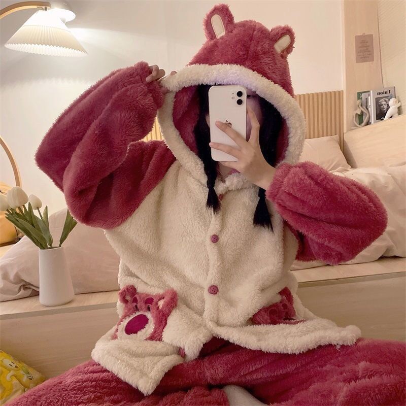 ชุดน่ารัก Lotso bear หมีลอตโซ่ ชุดคอสเพลย์ ชุดมาสคอต ชุดนอน ชุดแฟนซี ชุดปาร์ตี้ ชุดกันหนาวเสื้อกันหนาว 19016
