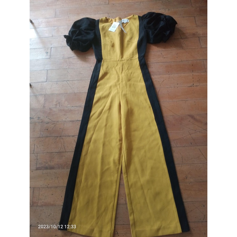 จั๊มสูทขายาวสีทูโทนเขียวมะนาว แถบดำ งานป้าย Valley girl