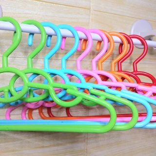 M ยกลัง ไม้แขวนเสื้อเด็กโตM พร้อมส่ง PPเกรดA 24แพค (120ไม้) ไม้แขวนเสื้อพลาสติก
