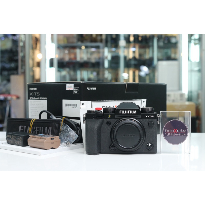 Fujifilm X-T5 ( Body )