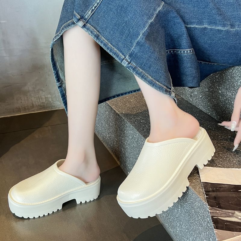 GFShop Trending Now รองเท้าแตะแฟชั่น รุ่นนี้พื้นหนาทรงสวมหัวปิดดีไซน์เก๋มาก พร้อมส่ง 4 สีจุกๆ สวยเก๋แบบนี้ห้ามพลาดเลยน้า