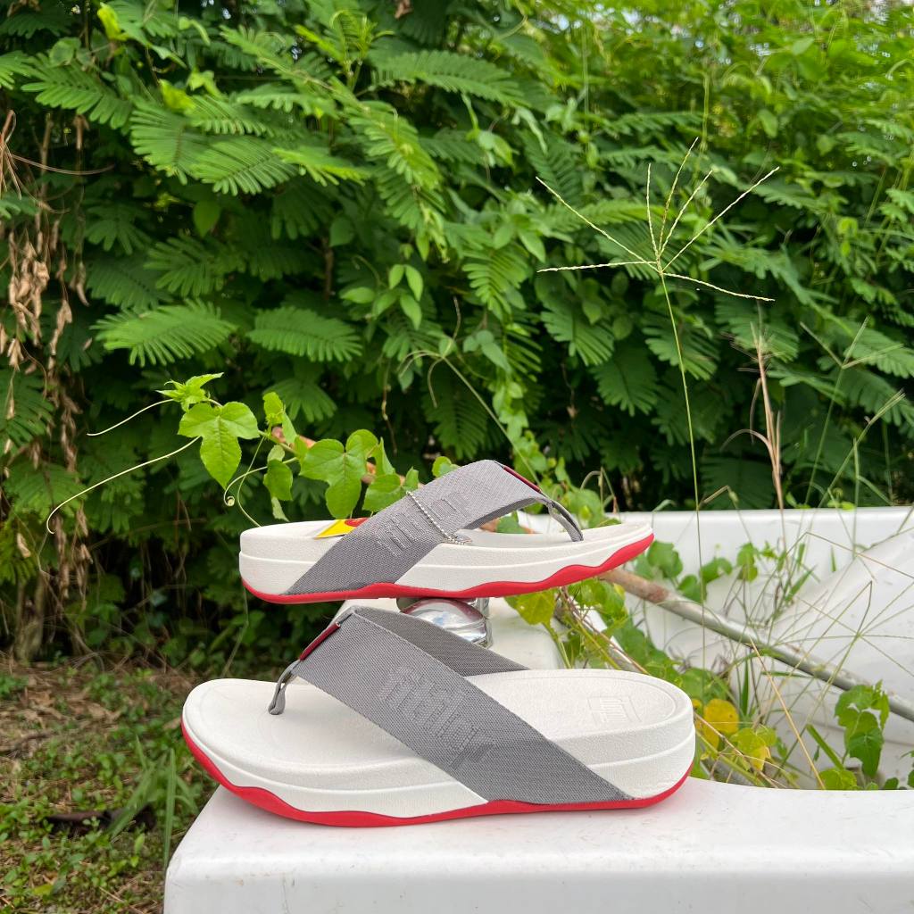 รองเท้าแตะ Fitflop หนังเข็มขัด หูคีบ ผู้ชายขาย