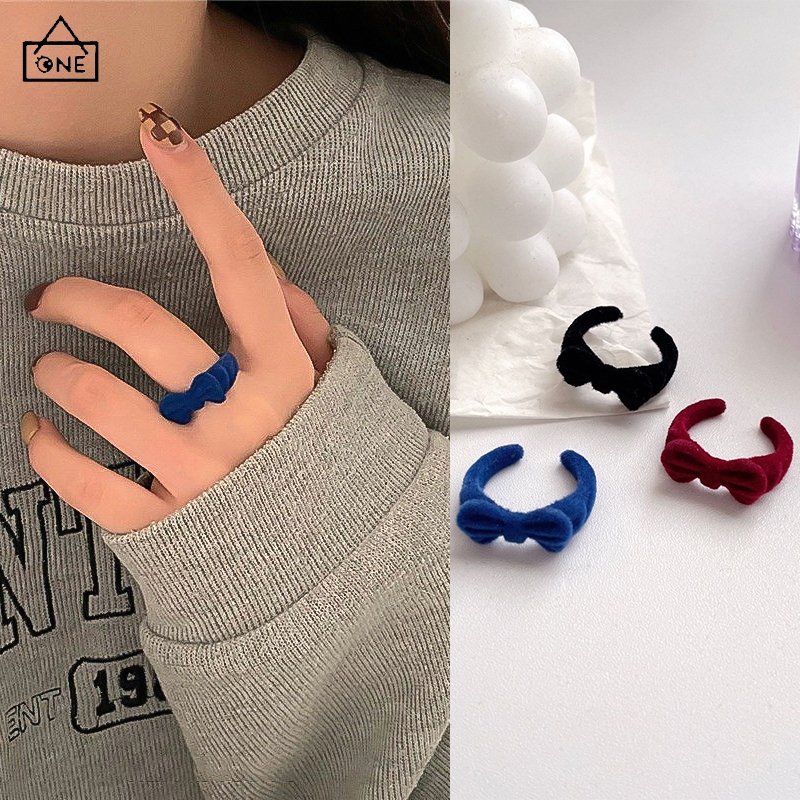 COD พร้อมส่ง-แหวนโบว์น่ารักผ้ากำมะหยี่ย้อนยุคเกาหลีแฟชั่นเปิดปรับได้เรียบง่ายเครื่องประดับสำหรับผู้หญิง-a.one
