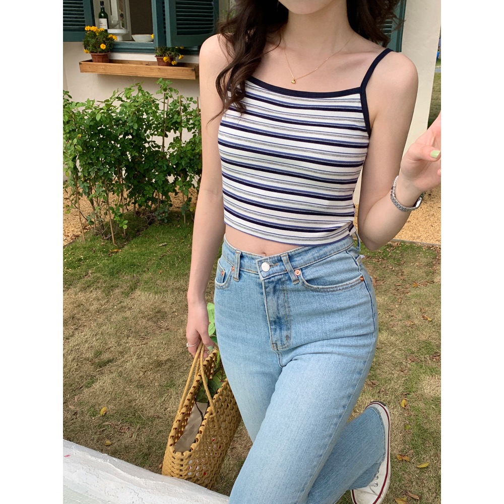 พร้อมส่งในไทย** เสื้อสายเดี่ยวลายขวาง ผ้านิ่มตัวสั้น ผ้ายืดตามตัวเล็กน้อย Y43