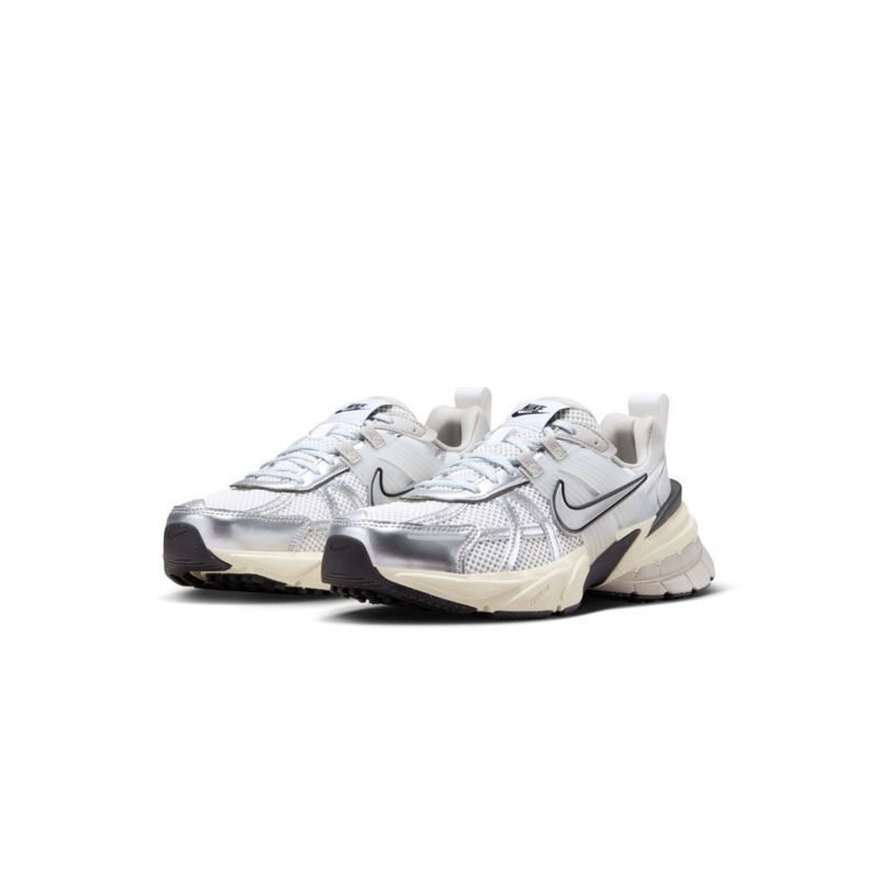 NIKE V2K METALIC SILVER